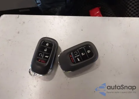 2023 Honda Cr-V Hybrid Sport Touring z USA, uszkodzony, nr VIN 7FARS6H9XPE012728